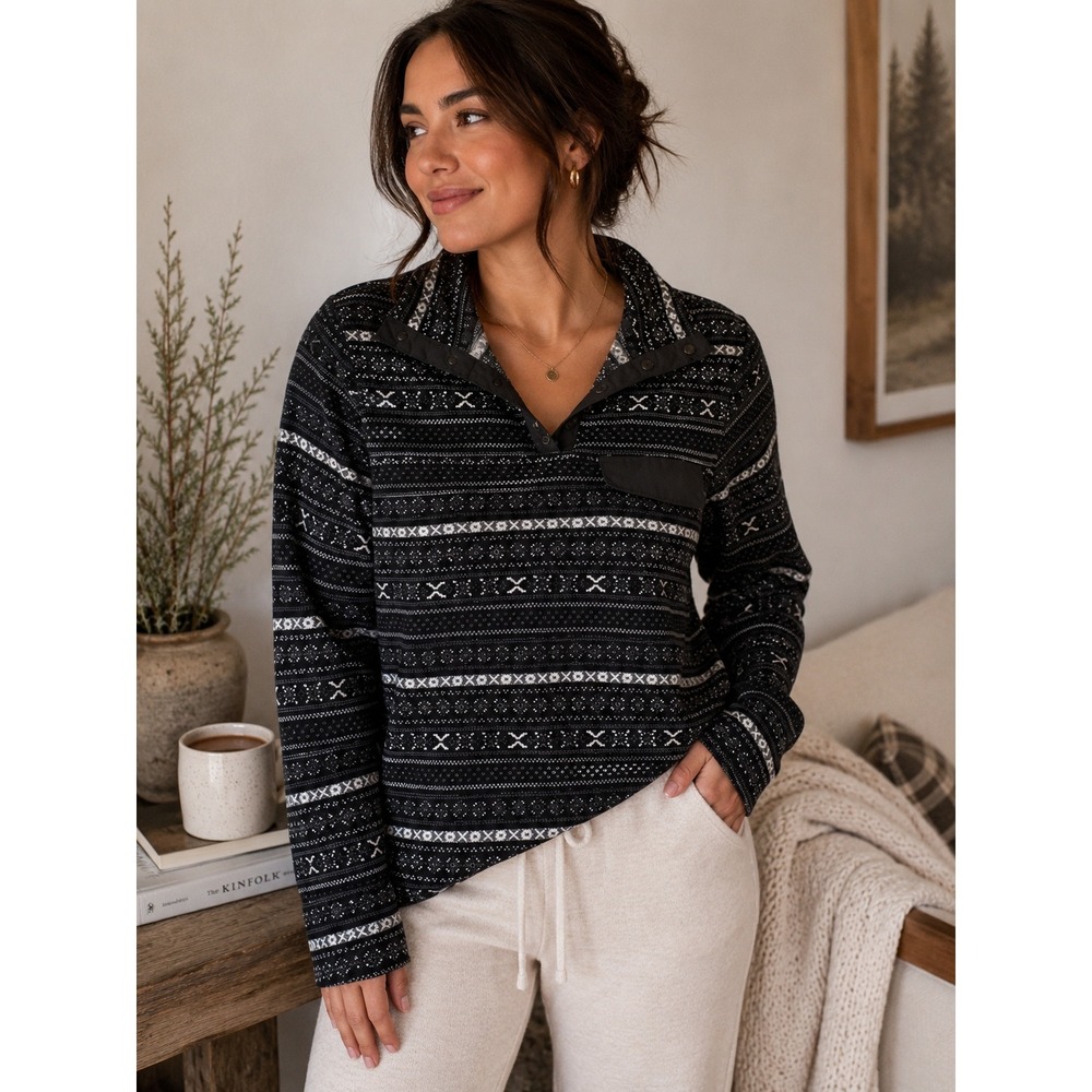Granola Girl Fleece Pullover Black Sweater Size Small Cozy Outdoor Layer